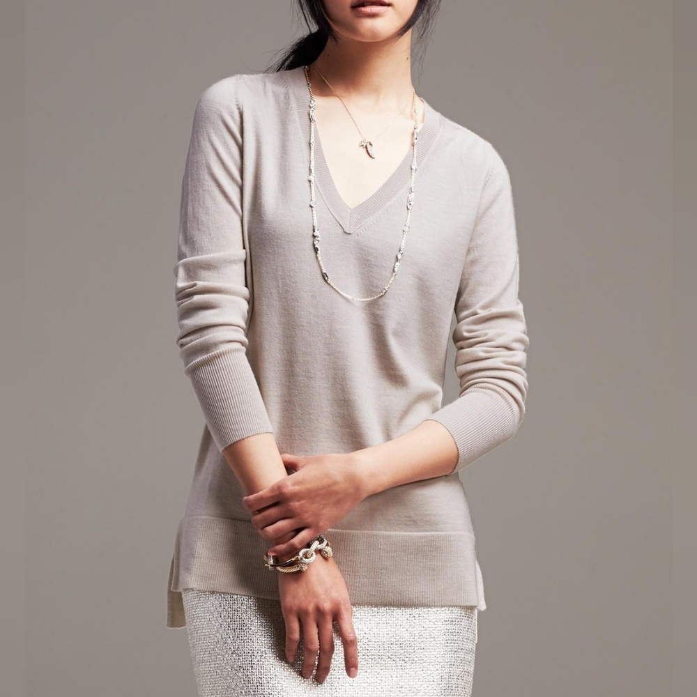 Banana Republic Light Grey V-Neck Sweater